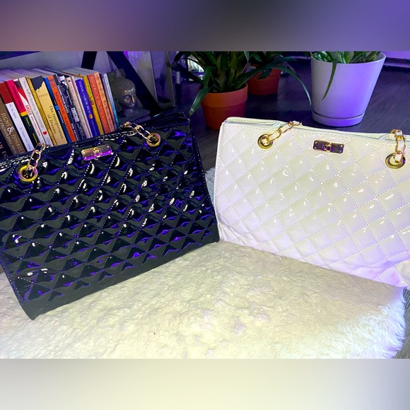 Handbags - Gift Bags | Two For One | Black & White Hand Bags | Shoulder Bags 🖤🤍